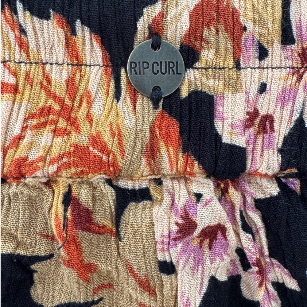 Rip Curl Black Floral Print Shorts Womens Size S Elastic Waist Beach Casual - Picture 5 of 6